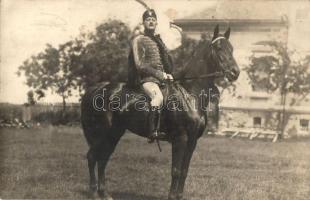 Férfi huszár díszegyenruhában, lovon / Man in Hussar parade uniform on horse, photo