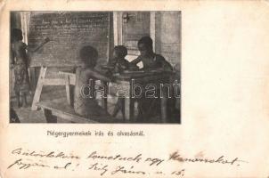 &#039;Négergyermekek írás és olvasásnál&#039;, iskola belső, kiadja a &#039;Visszhang Afrikából&#039; iroda / Black children learning to read and write, African folklore (fa)