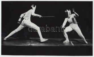 cca 1986 Akció a páston, 4 db vintage fotó, 18x24 cm és 13x24 cm közötti méretekben