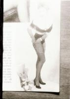 cca 1968 Korabeli szexlapokból erotikus fényképek reprói, 68 db negatívfelvétel, csíkokra vágva, tároló tasakban, 24x36 mm