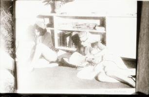 cca 1968 Korabeli szexlapokból erotikus fényképek reprói, 68 db negatívfelvétel, csíkokra vágva, tár...