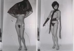 cca 1975 Kicsit karcos, finoman erotikus fényképek, 3 db modern nagyítás korabeli negatívokról, 18x13 cm / 3 erotic photos, 18x13 cm
