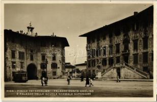 Pisa, Piazza dei Cavalieri, Palazzo Conte Ugolino, Palazzo della Scuola Normale Superiore / square, palace, school, tram (fa)