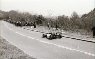 cca 1970 Autóversenyen készült negatívok, 70 db 24x36 mm-es negatív csíkokra felvágva, tároló tasako...