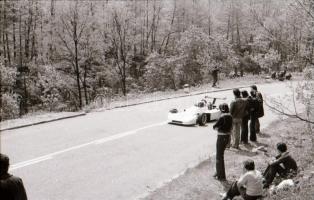 cca 1970 Autóversenyen készült negatívok, 70 db 24x36 mm-es negatív csíkokra felvágva, tároló tasako...