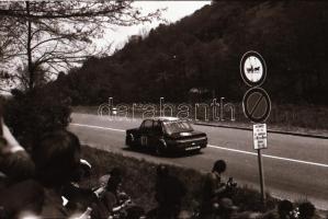 cca 1970 Autóversenyen készült negatívok, 70 db 24x36 mm-es negatív csíkokra felvágva, tároló tasako...