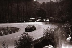 cca 1970 Autóversenyen készült negatívok, 70 db 24x36 mm-es negatív csíkokra felvágva, tároló tasako...