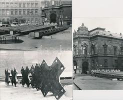 cca 1974 Budapest, Szabó Ervin téri diszpécserközpont tartó pillérei, 3 db vintage fotó, 9x13 cm