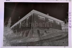 1977 Budapest, a II. ker. Ingatlan Kezelő Vállalat kezelésében levő - főleg villa - épületek homlokz...