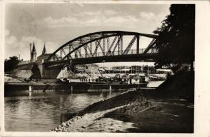 Komárom, Komárno; Nagy Duna híd, uszály / bridge, barge