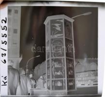 1969 Budapest, a Fővárosi Moziüzemi Vállalat reklám oszlopai, plakátjai, mozi kirakatai, ahol és ame...