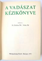 Dr. Sárkány Pál - Vallus Pál: A vadászat kézikönyve. Bp., 1971, Mezőgazdasági. 650 p. Kiadói kartonk...