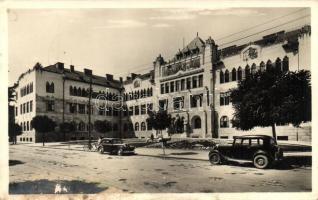 Kolozsvár, Cluj; a IX. Hadtestparancsnokság épülete, irredenta díszkert / building of the 9th Corps Headquarter, Hungarian military, automobiles (fl)