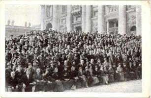 1925 Szent évi zarándoklat a Szent Péter Bazilika előtt, cserkész delegáció / Hungarian pilgrimage at the St. Peters Basilica, Hungarian scouts (EK)