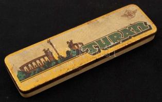 Schuler József R.T. feliratú fém ceruzatartó, benne számos Turán ceruza, rajzoló-, ill. másoló-irón