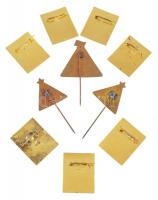 ~1970-1980. 10db zománcozott jelvény és kitűző, közte "Guide (Idegenvezető)" T:1-,2