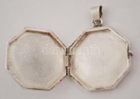 Ezüst nyithatós fényképtartó medál,  Ag., nettó: 11,1gr., jelzett, 3cm/Silver photograph holder pend...