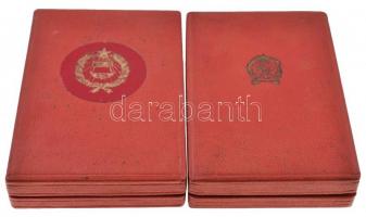 1954. "Szocialista Munkáért Érdemérem" zománcozott fém kitüntetés mellszalagon, szalagsávv...