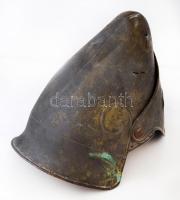 Fém bascinet sisak, színházi kellék?, belül feliratokkal, tetején kis horpadással, m: 30 cm