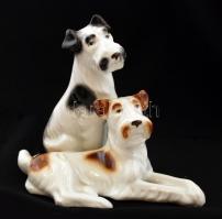 Porcelán foxterrier kutya pár, kézzel festett, jelzett, apró kopásnyomokkal, m: 12 cm