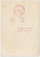 Pavel Popovics (1930-2009) orosz űrhajós aláírása őt magát ábrázoló, felülbélyegzett fotón /

Sign...