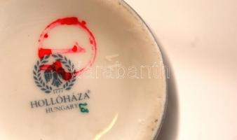 Hollóházi Jurcsák féle dísztárgyak, váza (2db), tálka (1db), matricás, jelzett, hibátlan, összesen:3...