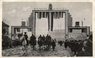 1938 Kassa, Kosice; bevonulás, Horthy Miklós, díszkapu / entry of the Hungarian troops, gate, Horthy &#039;vissza&#039; So.Stpl (EK)