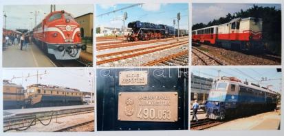 cca 1990-2000 Színes felvételek különféle mozdonyokról, vasútállomásokról. Összesen 30 db, 14x9 cm