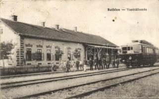 Bethlen, Beclean; vasútállomás, villamos szerelvény, kiadja Kajári istván / railway station, electric railway (fa)