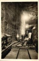 Aknaszlatina, Solotvyno; Ferencbánya, sófejtés, kiadja a Knoll-foto / salt mine interior, miners, So. Stpl.