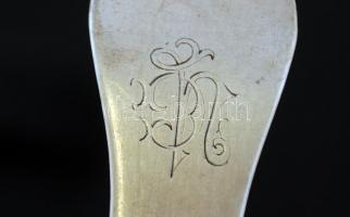 Ezüst (Ag.) leveses kanál, monogrammal, jelzett, mesterjeggyel (KM),  h:22 cm, nettó: 415 g