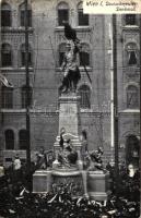 15 db RÉGI városképes és motívum képeslap, 1 db modern lappal, vegyes minőség / 15 old town view and...