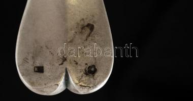 Ezüst (Ag.) merőkanál, monogrammal,jelzett, mesterjeggyel, apró horpadással,  h:22 cm, nettó:117 g