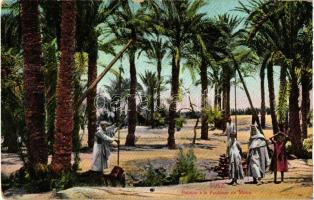 33 db RÉGI városképes képeslap, egy kihajtható és egy kisméretű képeslappal, vegyes minőség / 33 old...