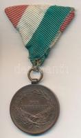 1914. "Ferenc József Bronz Vitézségi Érem" Br kitüntetés nem eredeti mellszalaggal. Szign....