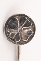 Ezüst lóheremintás nyakkendőtű, Ag., nettó: 2gr., jelzett /Silver clover pattern pin, Ag, net. 2gr, ...