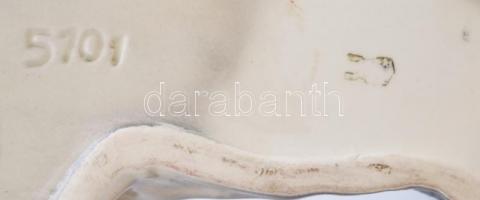 Porcelán német juhászkutya, kézzel festett, jelzett, hibátlan, 30x17 cm