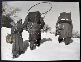 cca 1942 Magyar híradós katonák az orosz harcmezőn nagyméretű fotó / Hungarian soldiers on the Russian fields 24x18 cm