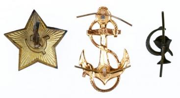 3db-os jelvény tétel, benne zománcozott "Vörös Csillag", "Vasmacska", gyógyszeré...