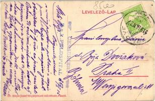 Ósové; Pavlov Aresztia áruháza, az üzlet előtt a tulajdonos és családja, kiadja Bleyer József fényké...