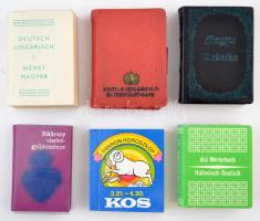 45 db-os minikönyv gyűjteménye, benne sok mini szótárral, többnyire jó állapotban, fa dobozban