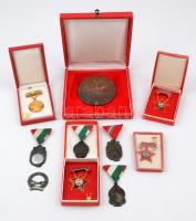 10db-os szocialista jelvény és érem tétel, benne 1985. "Felszabadulásunk 40. évfordulójára" egyoldalas Br érem dísztokban. Szign.: BB (91mm), ~1970. "Kiváló Termelőszövetkezeti Dolgozó" aranyozott, zománcozott fém kitüntető jelvény miniatűrrel dísztokban, "Kiváló Dolgozó" kitüntetések T:vegyes