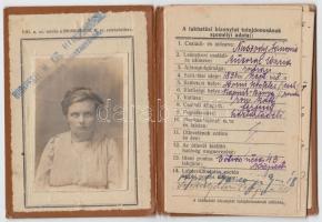 1927 Lakhatási bizonylat a külföldi családtagja számára, sok bejegyzépssel és okmánybélyeggel, 12x8c...