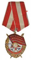 Szovjetunió ~1950. "Vörös Zászló érdemrend" jelzetlen Ag kitüntetés, aranyozott és zománcozott, mellszalaggal, hátoldalán sorszám (44x36mm) T:2 Soviet Union ~1950. "Order of the Red Banner" unmarked Ag decoration, enamelled and gilted, with ribbon, numbered on its back (44x36mm) C:XF