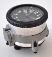 1976 Autóba építhető óra, jó állapotban, működik, d: 6,5 cm