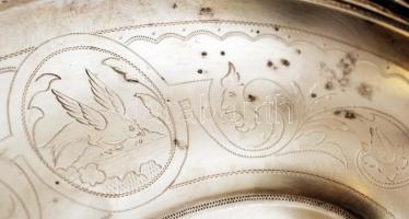 Ezüst (Ag.) füles kínáló tál, jelzett, mesterjeggyel (SH), nettó:235 g, 30×20 cm