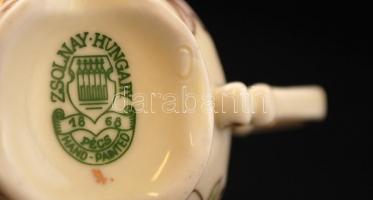 Zsolnay virág mintás mokkás csésze, kézzel festett, jelzett