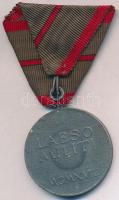 1918. "Sebesültek Érme" cink kitüntetés mellszalaggal. Szign.: R. Placht T:2
Hungary 1918...