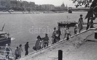cca 1960 "Morgó" hajó a Margitszigetnél, 4db fotó kartonra ragasztva, 7x12cm