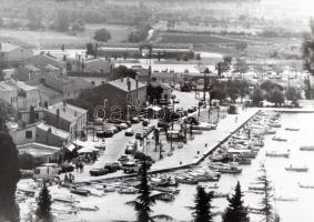 26 db magyméretű művészfotó különféle témákkal. Városképek, erotika, természet. 33x42 cm